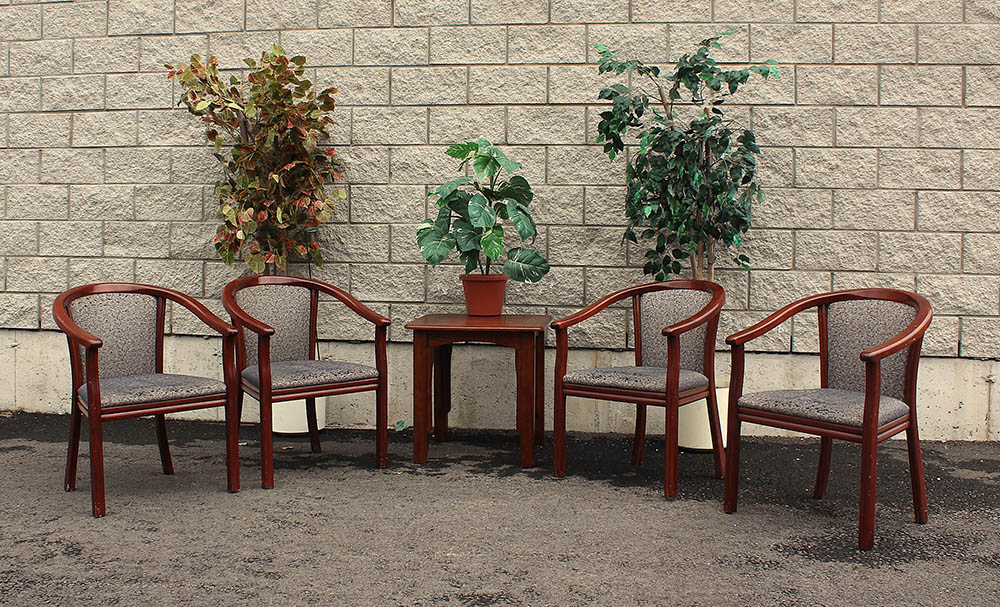 4 chaises bois foncé