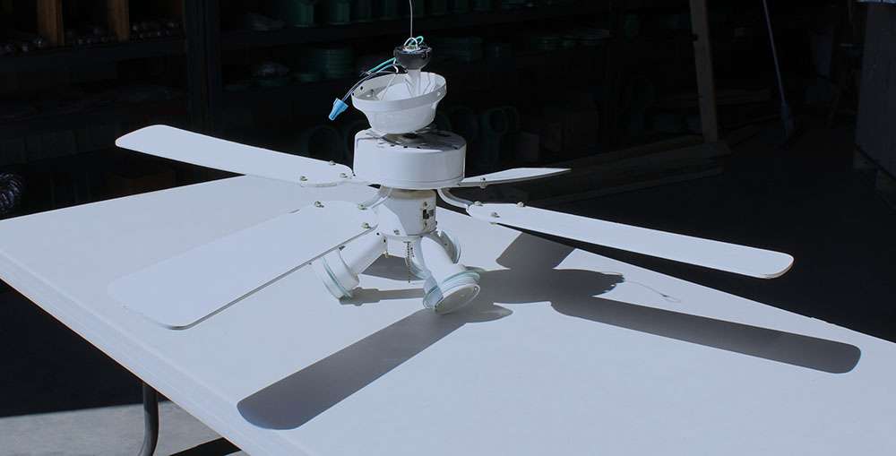 Ventillateur de plafond avec lumières